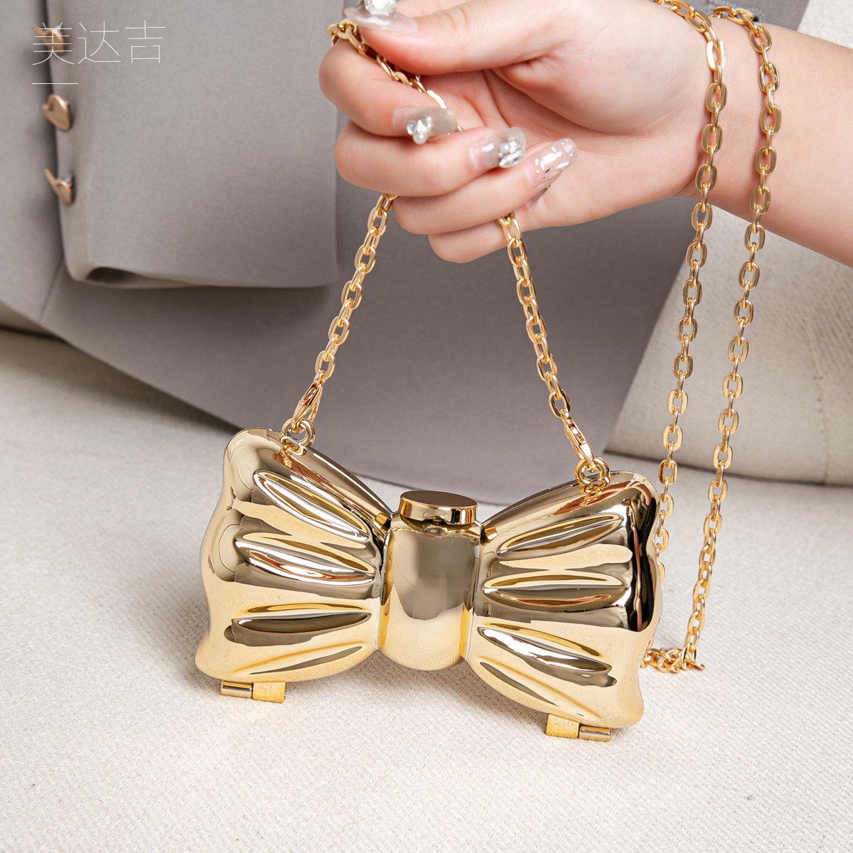 Glossy Gold Metal Bow Shaped M - đánh giá và giá Mini Bag Evening Clutch