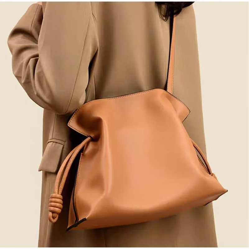 Brand Design Cowhide Lucky Bag - đánh giá và giá Luxury Bags Blue
